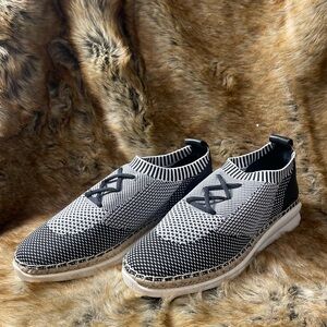 Vince Camuto Black & White Knit Slip On Affina Sneakers 7.5 New without box